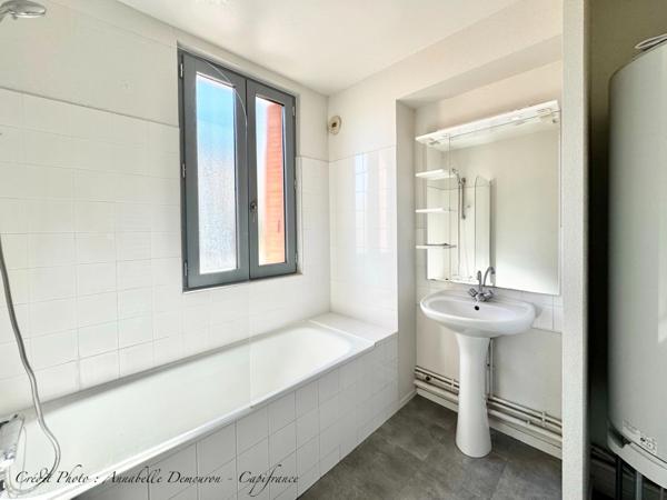 CHATELGUYON (63) - Appartement 4 pièces rénové, balcon filant et terrasse privative