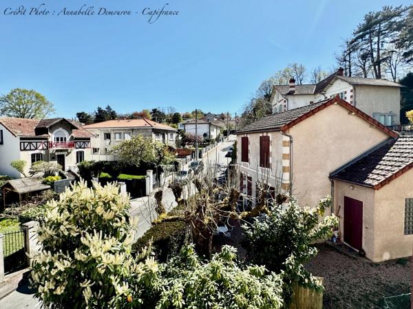 CHATELGUYON (63) - Appartement 4 pièces rénové, balcon filant et terrasse privative