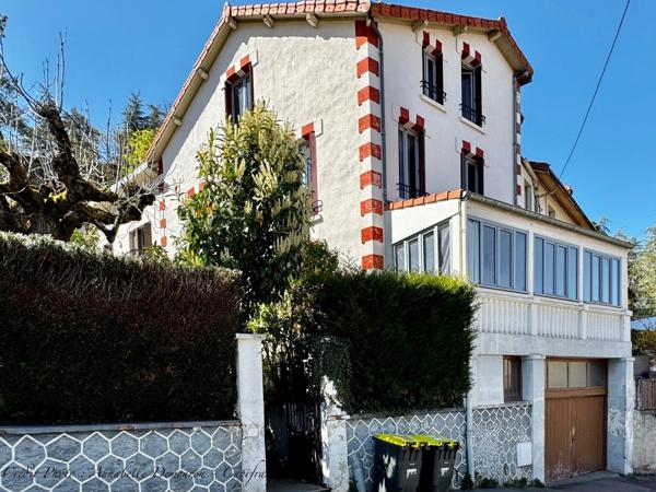 CHATELGUYON (63) - Appartement 4 pièces rénové, balcon filant et terrasse privative