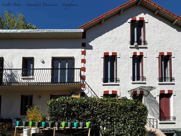 CHATELGUYON (63) - Appartement 4 pièces rénové, balcon filant et terrasse privative