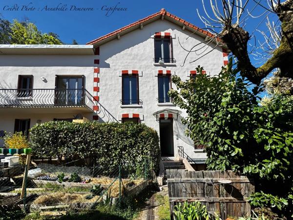 CHATELGUYON (63) - Appartement 4 pièces rénové, balcon filant et terrasse privative