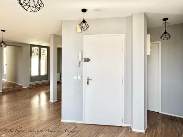 CHATELGUYON (63) - Appartement 4 pièces rénové, balcon filant et terrasse privative
