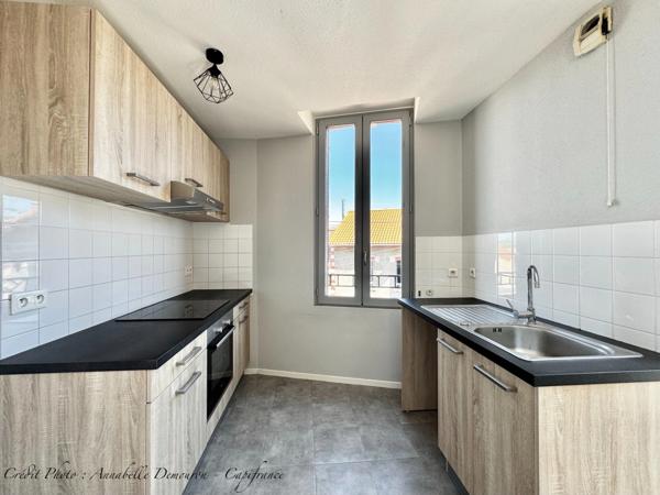 CHATELGUYON (63) - Appartement 4 pièces rénové, balcon filant et terrasse privative