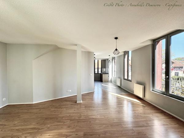 CHATELGUYON (63) - Appartement 4 pièces rénové, balcon filant et terrasse privative