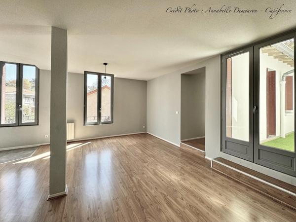 CHATELGUYON (63) - Appartement 4 pièces rénové, balcon filant et terrasse privative