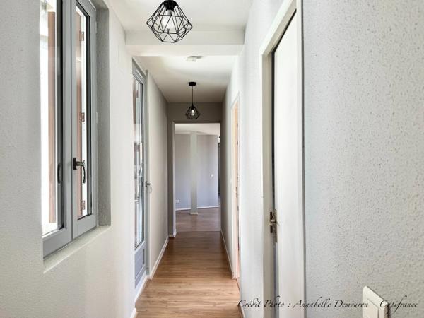 CHATELGUYON (63) - Appartement 4 pièces rénové, balcon filant et terrasse privative