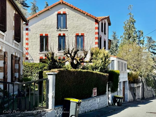 CHATELGUYON (63) - Appartement 4 pièces rénové, balcon filant et terrasse privative