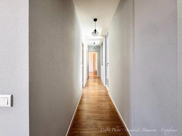 CHATELGUYON (63) - Appartement 4 pièces rénové, balcon filant et terrasse privative