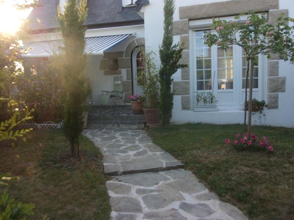 A vendre Lanvallay  3 chambres, vie de plain-pied, au coeur des commodités