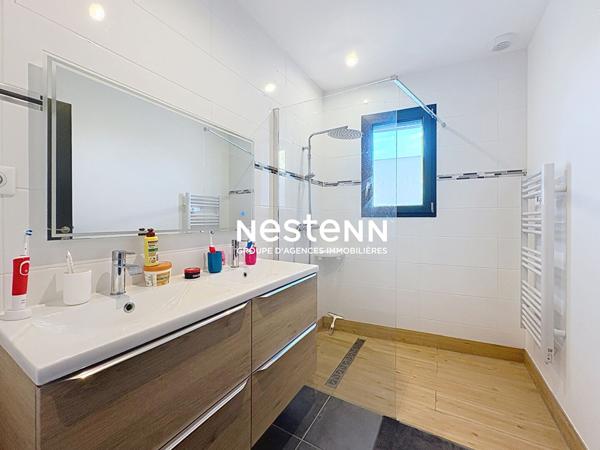 Maison récente avec piscine - Monts