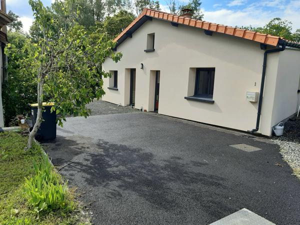 Maison
         3 pièces
        - 70 m² 225 000 € *