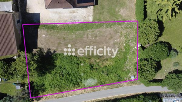 Terrain
        
        - 971 m² 66 000 € *