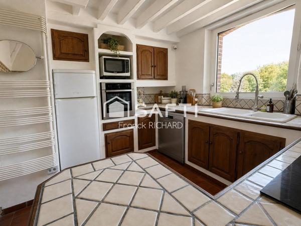 Grande maison prête à vivre avec possibilité d'activité professionnelle ou locative