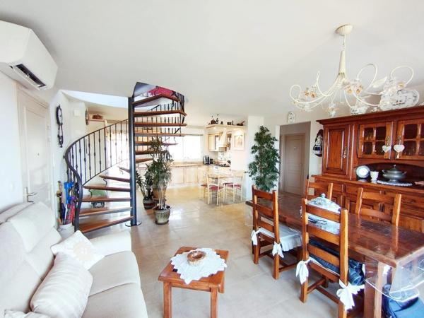 Appartement T5 de 150 m2 vue mer + garage à FOLELLI