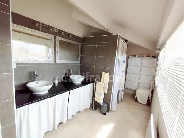 Appartement T5 de 150 m2 vue mer + garage à FOLELLI