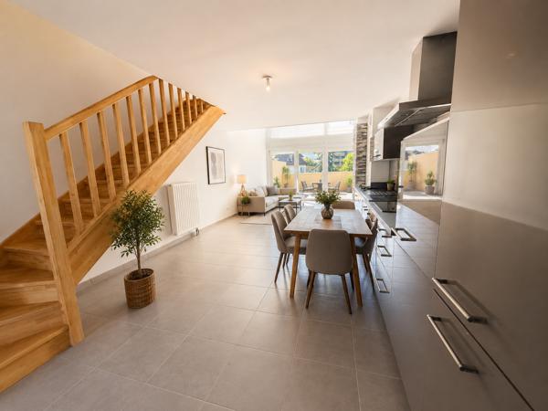 Appartement
         2 pièces
        - 65 m² Exclusivité 255 000 € *