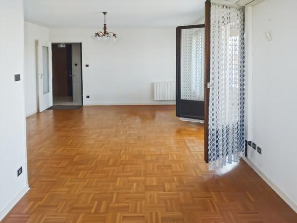 T3 de 73m² en dernier étage avec balcon et vue dégagée