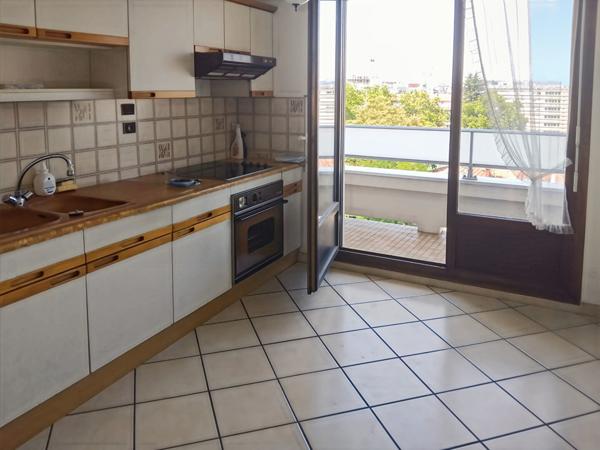 T3 de 73m² en dernier étage avec balcon et vue dégagée