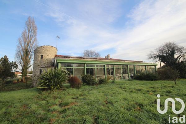 Maison à vendre 5 pièces 220 m² Pont-l'Abbé-d'Arnoult