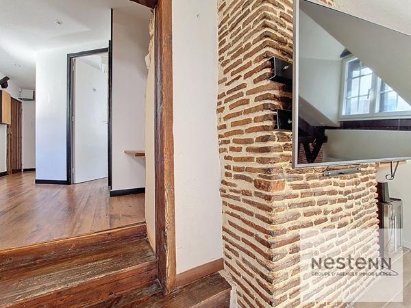 ORLEANS COEUR DE VILLE - APPARTEMENT 4 PIECES - DERNIER ETAGE - COLOMBAGES - POUTRES - CHARME DE L'ANCIEN - LUMINEUX - DOUBLE RECEPTION - VUE IMPRENABLE SUR LES TOITS D'ORLEANS - EXCELLENT DPE D - TOUTES LES COMMODITES !