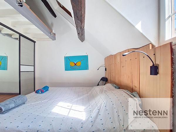 ORLEANS COEUR DE VILLE - APPARTEMENT 4 PIECES - DERNIER ETAGE - COLOMBAGES - POUTRES - CHARME DE L'ANCIEN - LUMINEUX - DOUBLE RECEPTION - VUE IMPRENABLE SUR LES TOITS D'ORLEANS - EXCELLENT DPE D - TOUTES LES COMMODITES !