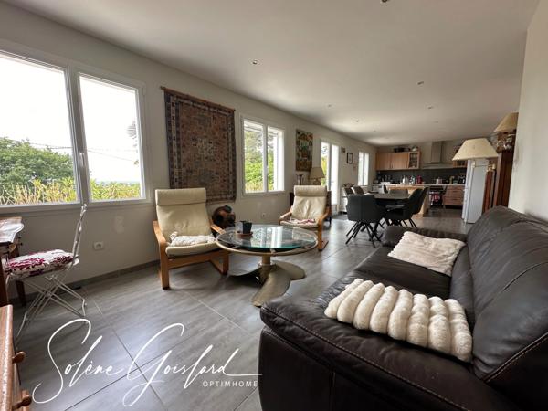 Maison individuelle plain-pied, bourg, 3 chambres, au calme