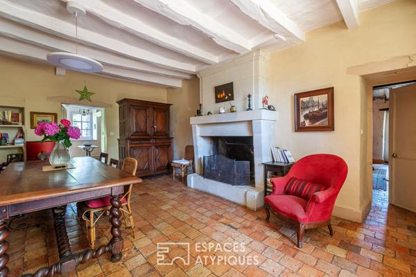 Demeure historique du XVIIème avec parc arboré et dépendances