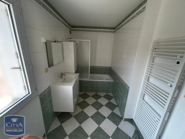 Appartement à louer 3 pièces 66.24m² Cholet (49300)