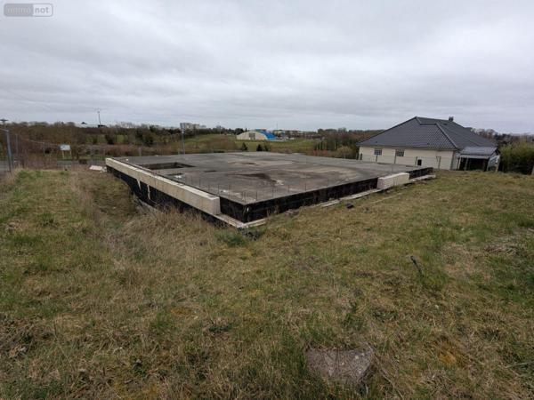 Terrain à Batir à vendre à Saint-Pol-sur-Ternoise dans le Pas-de-Calais (62130), ref : 2395