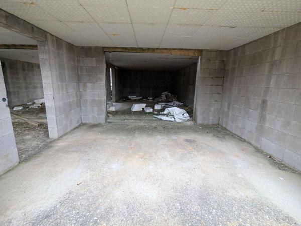 Terrain à Batir à vendre à Saint-Pol-sur-Ternoise dans le Pas-de-Calais (62130), ref : 2395