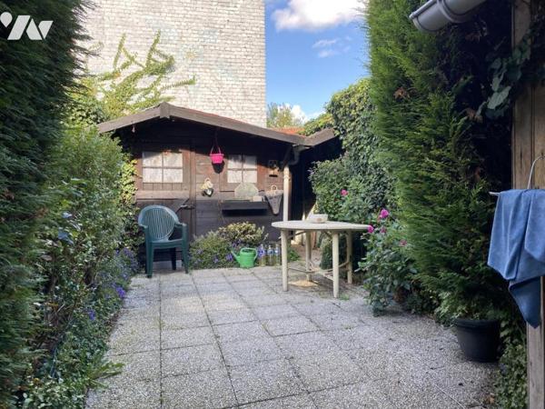 A VENDRE MAISON A RENOVER AVEC COUR ET GRAND GARAGE