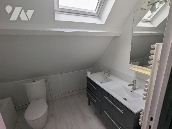 Superbe duplex à Beauvais, proche cathédrale, d'une surface habitable de 71 m² environ , compre...