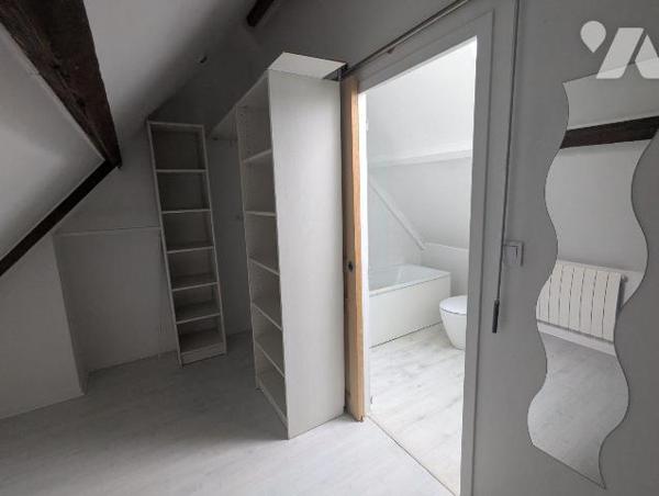 Superbe duplex à Beauvais, proche cathédrale, d'une surface habitable de 71 m² environ , compre...
