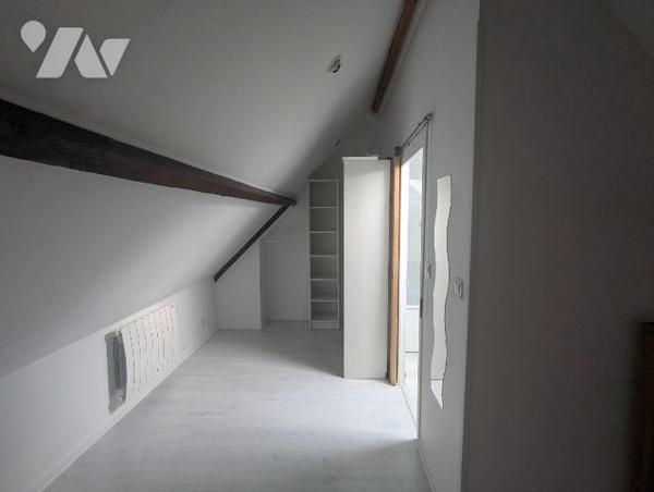 Superbe duplex à Beauvais, proche cathédrale, d'une surface habitable de 71 m² environ , compre...
