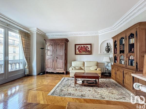 Appartement 4 pièces de 82 m² à Paris (75018)