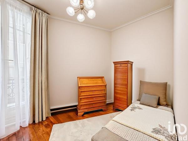 Appartement 4 pièces de 82 m² à Paris (75018)