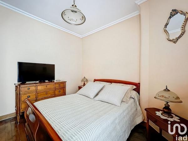 Appartement 4 pièces de 82 m² à Paris (75018)