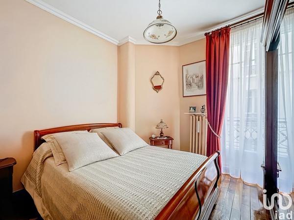 Appartement 4 pièces de 82 m² à Paris (75018)