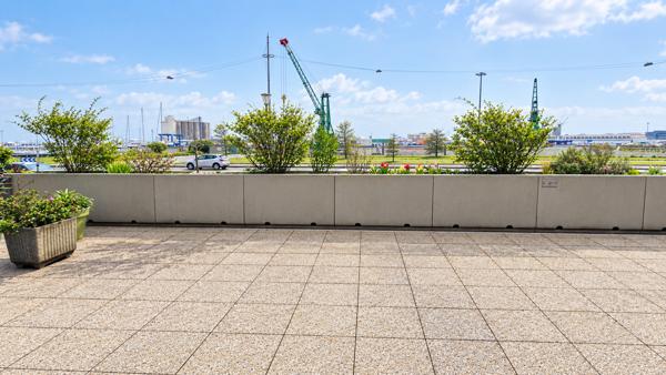 LE HAVRE LES DOCKS F2 VENDU LOUÉ AVEC GRANDE TERRASSE