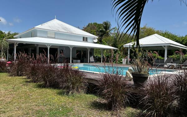 Maison à vendre    5 pièces • 174,99 m2 Saint-François