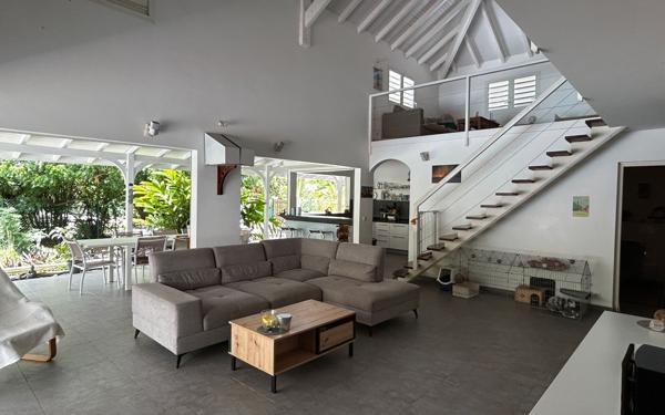 Maison à vendre    5 pièces • 174,99 m2 Saint-François