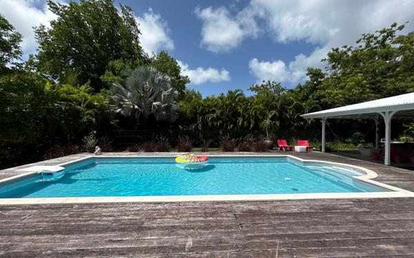 Maison à vendre    5 pièces • 174,99 m2 Saint-François