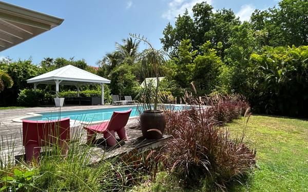 Maison à vendre    5 pièces • 174,99 m2 Saint-François