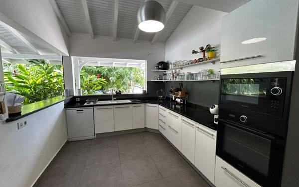 Maison à vendre    5 pièces • 174,99 m2 Saint-François