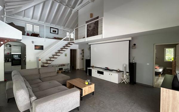 Maison à vendre    5 pièces • 174,99 m2 Saint-François