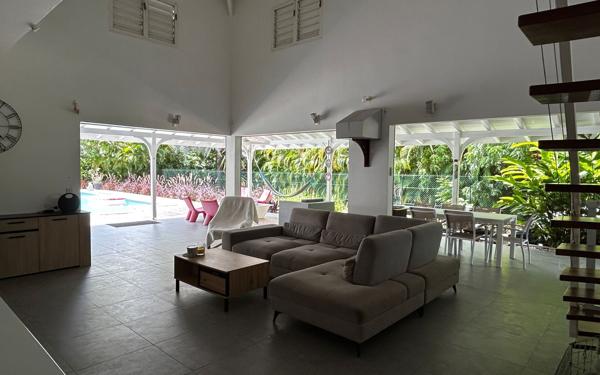 Maison à vendre    5 pièces • 174,99 m2 Saint-François