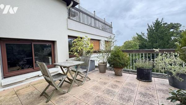 92210 SAINT CLOUD-MONTRETOUT DUPLEX AVEC 2 TERRASSES DE 20 ET 130M² 2/3 CHAMBRES- BOX