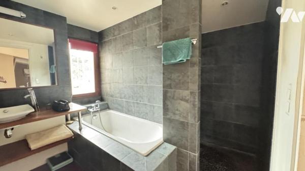 92210 SAINT CLOUD-MONTRETOUT DUPLEX AVEC 2 TERRASSES DE 20 ET 130M² 2/3 CHAMBRES- BOX