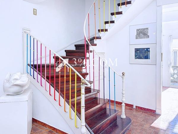 Maison 8 pièce(s) 3 chambre(s) 215.14 m²