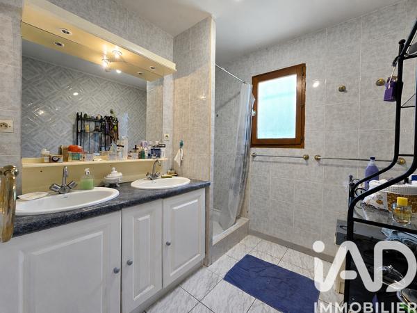 Maison à vendre 7 pièces 114,37 m² Laudun-l'Ardoise